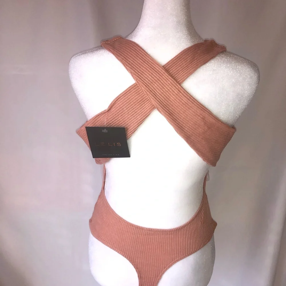 Dark Peach Ribbed Sleeveless Criss-Cross Open Back Bodysuit | Size M | NWT